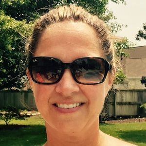 Meet your Posher, Regina